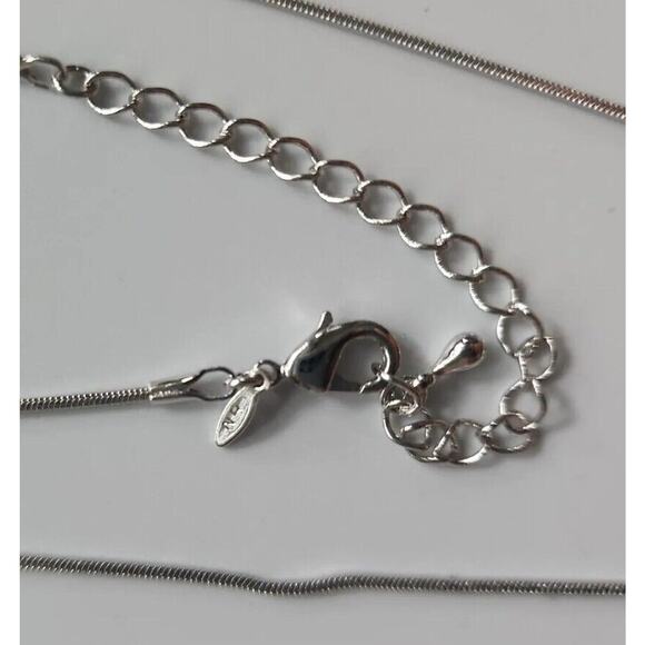 Avon Pearlesque and Crystal Gift Set Clip on Earrings & Necklace in Box /24 - Picture 6 of 7